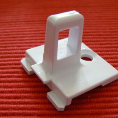 ariston NDESIT TUMBLE DRYER DOOR CATCH / LATCH C00142619